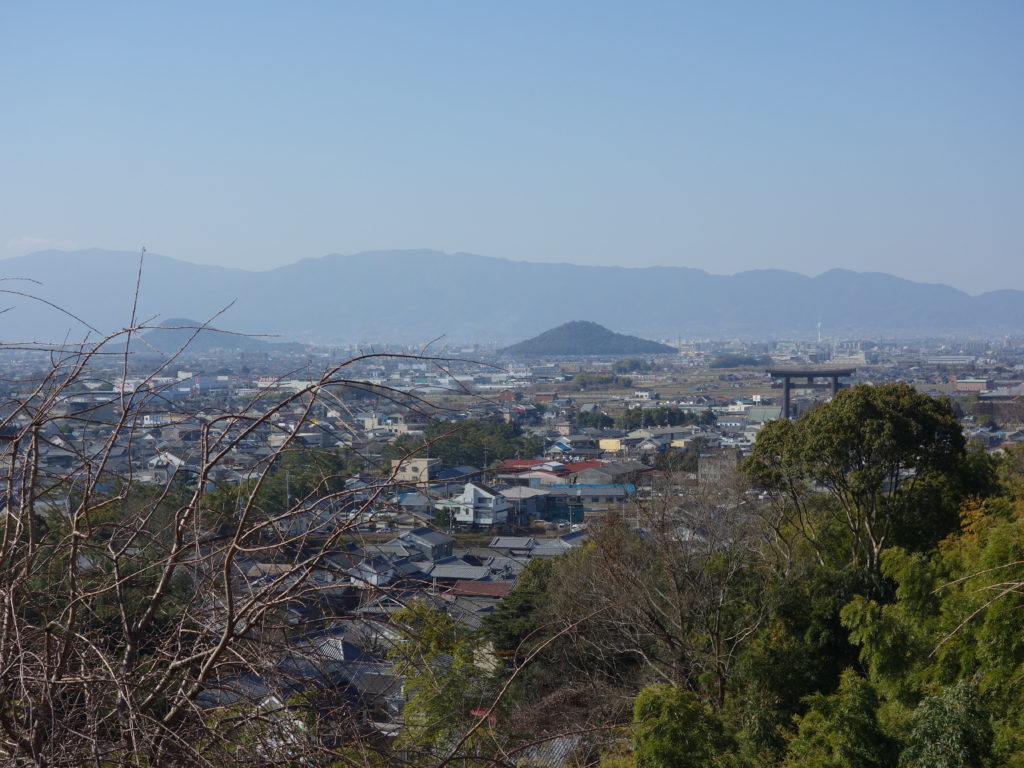 大和三山と大神神社の大鳥居　奈良フィールドワーク2019・2月-02