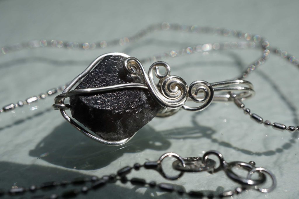 italy-black-quartz01