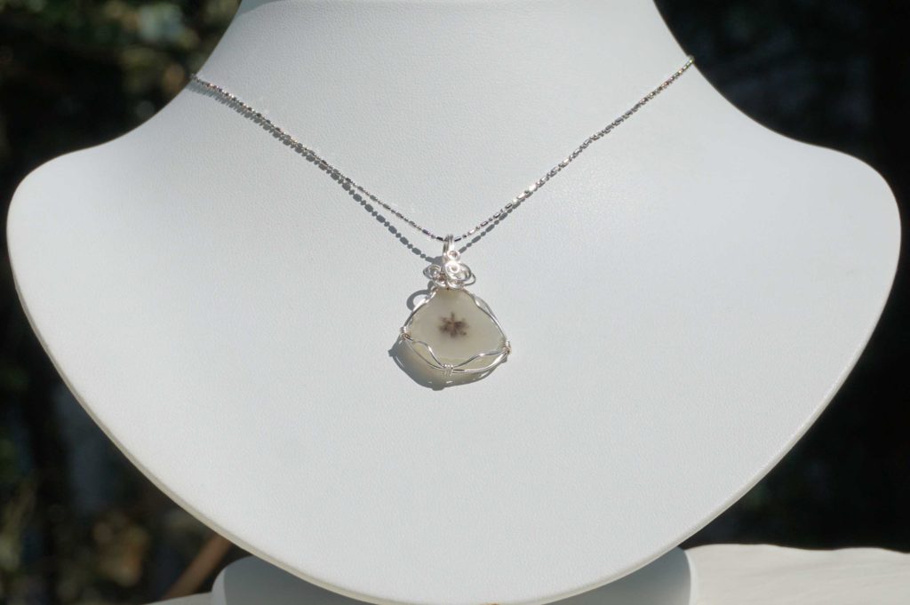 hedenbergite-quartz-wire01