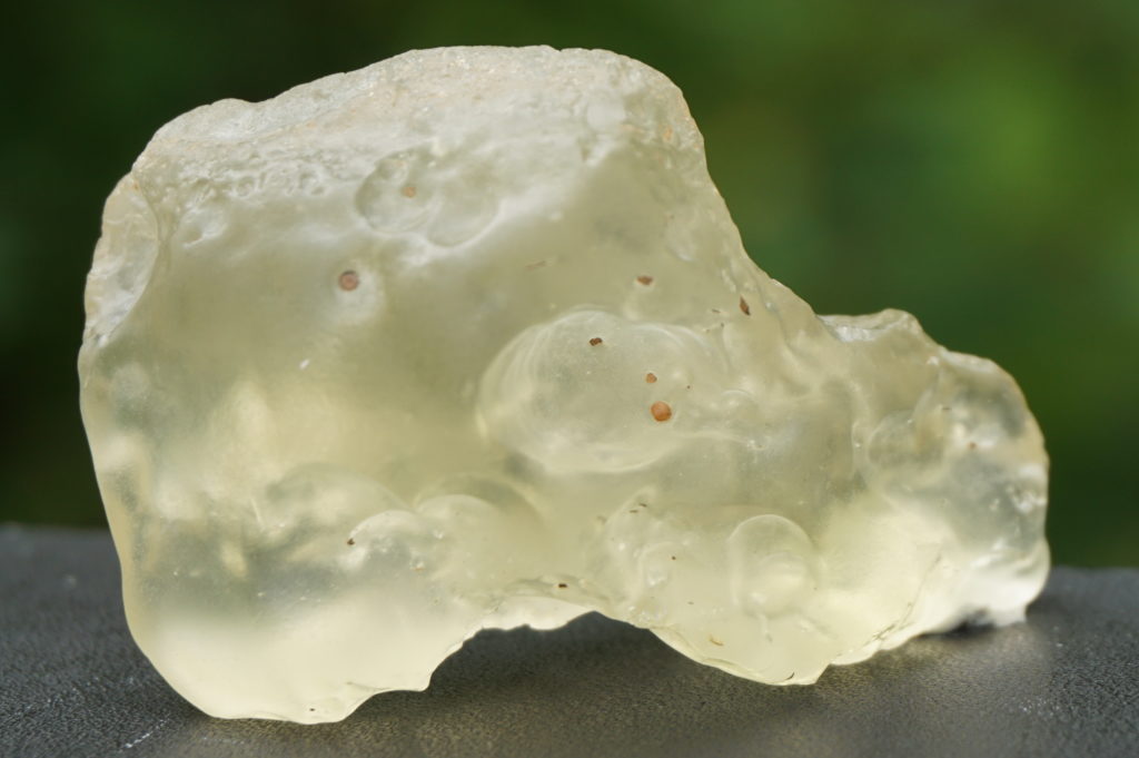 リビアングラス原石 インパクトガラス テクタイト 01-26