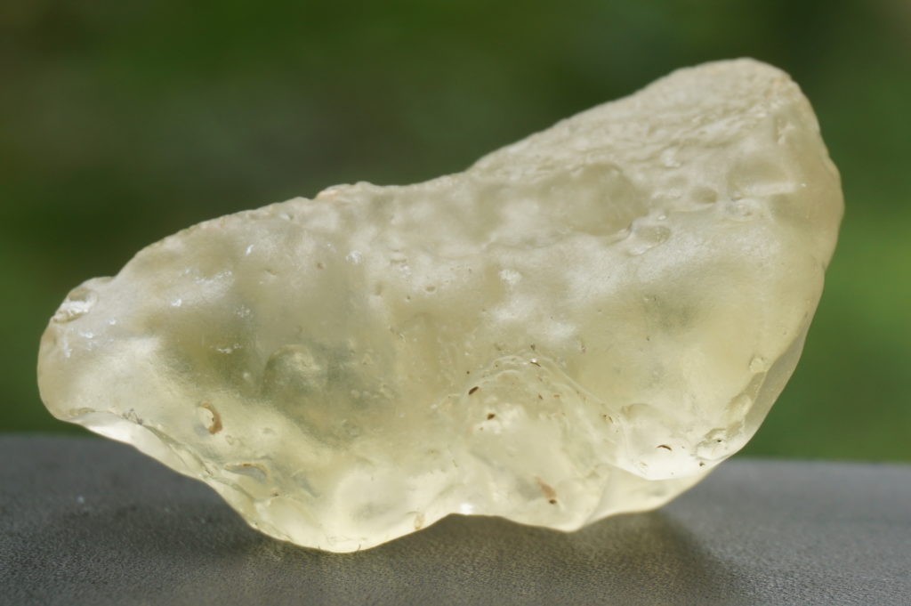 リビアングラス原石 インパクトガラス テクタイト 01-29