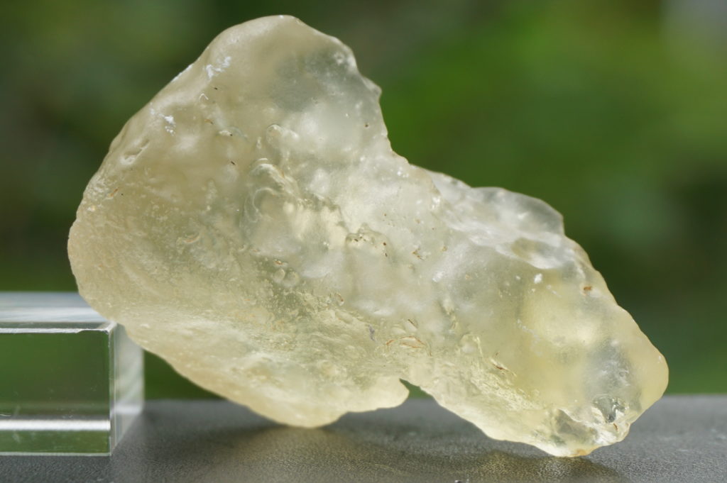 リビアングラス原石 インパクトガラス テクタイト 01-28
