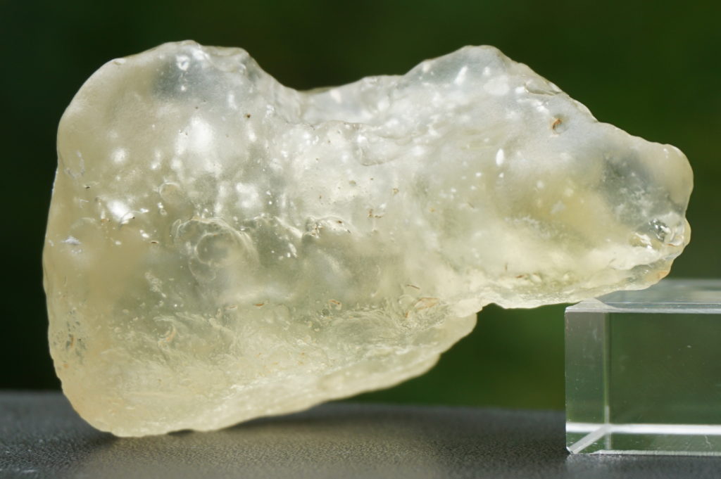 リビアングラス原石 インパクトガラス テクタイト 01-31