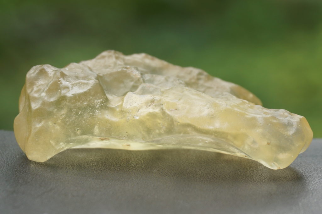 リビアングラス原石 インパクトガラス テクタイト 02-25
