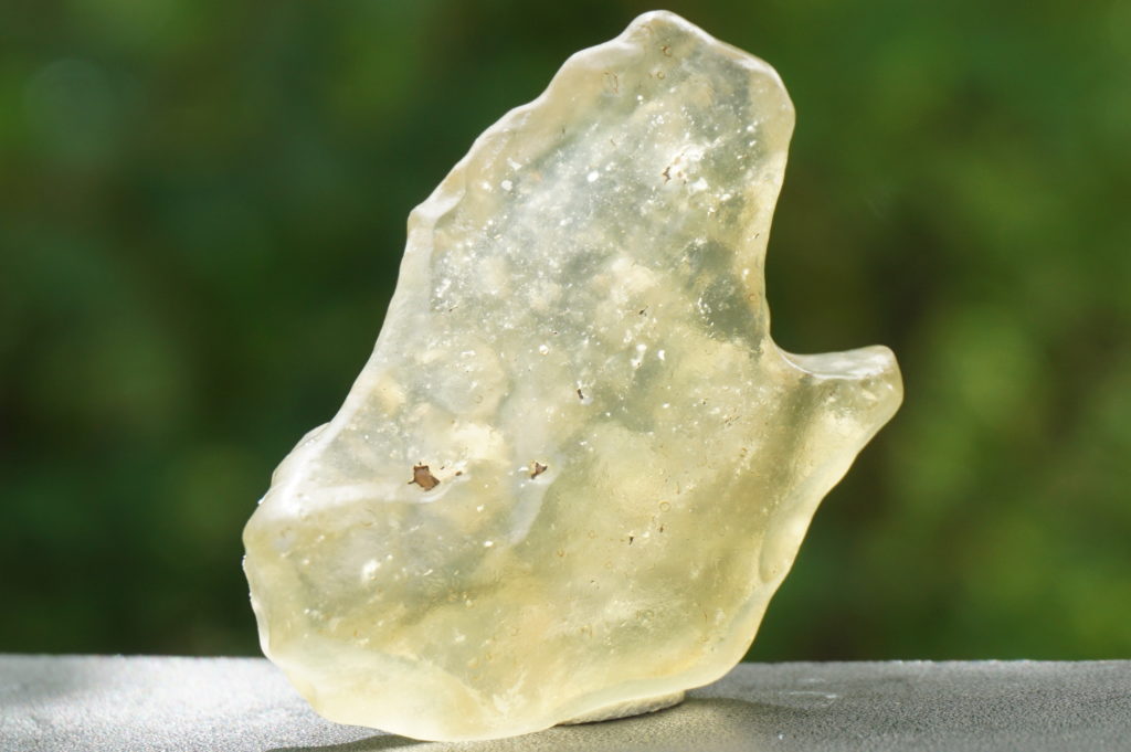 リビアングラス原石 インパクトガラス テクタイト 02-30