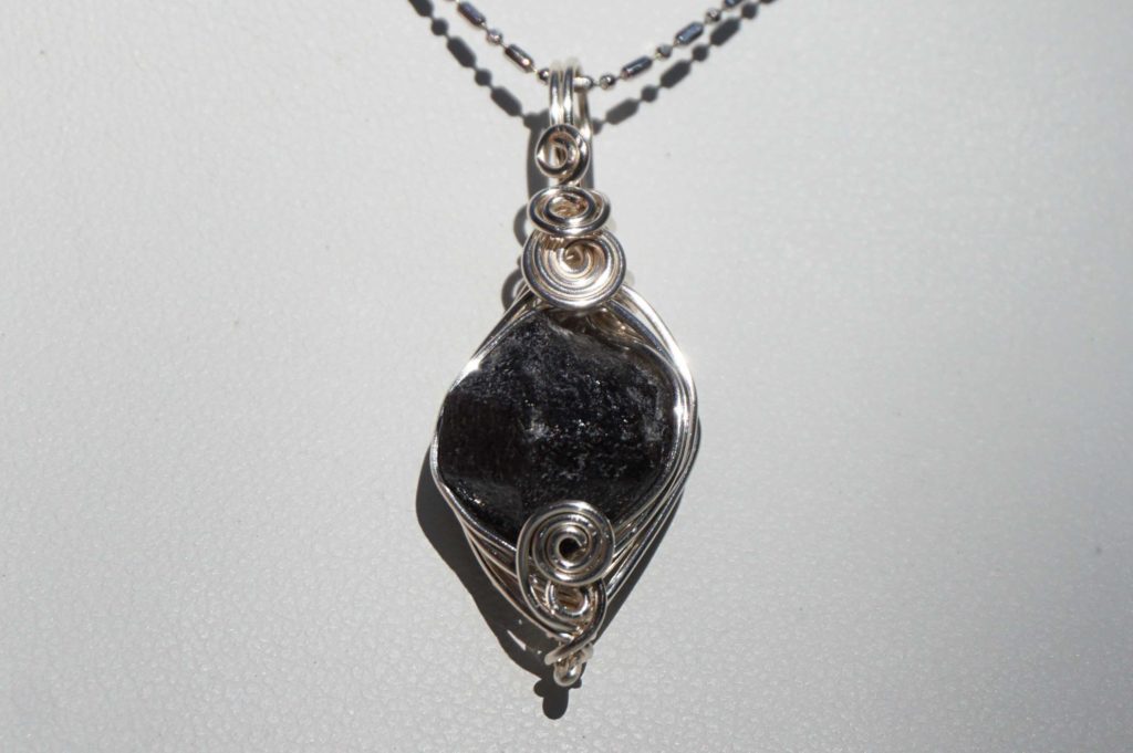 italy-black-quartz02