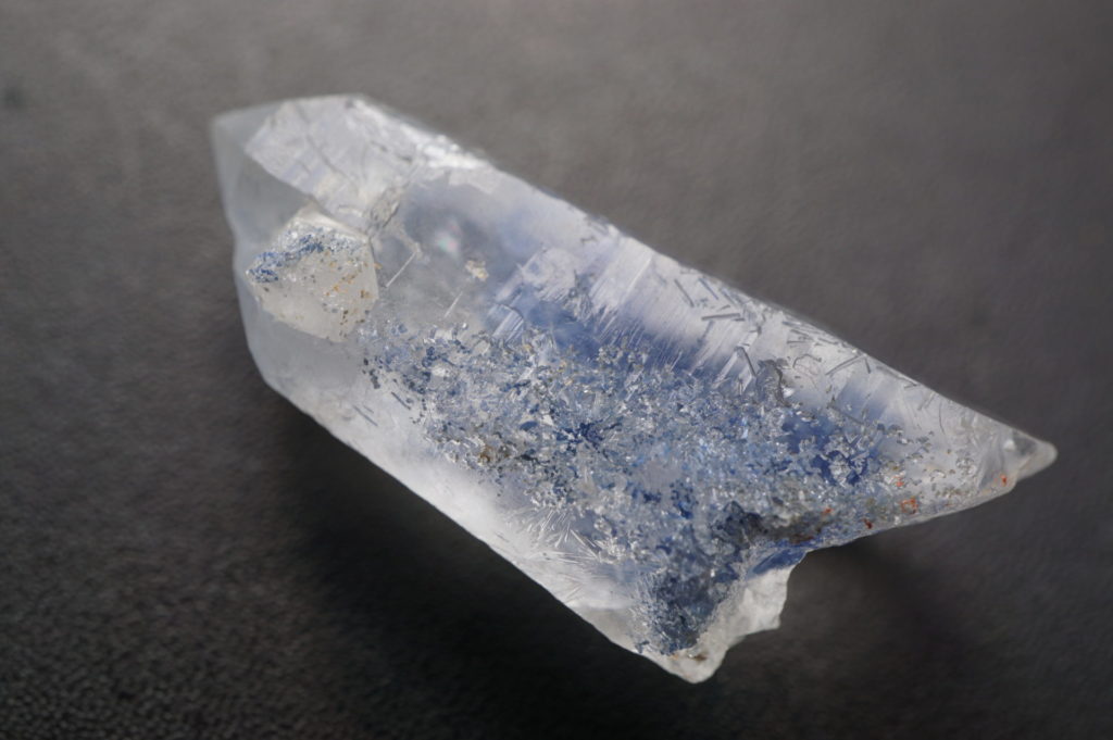 dumortierite-in-quartz18