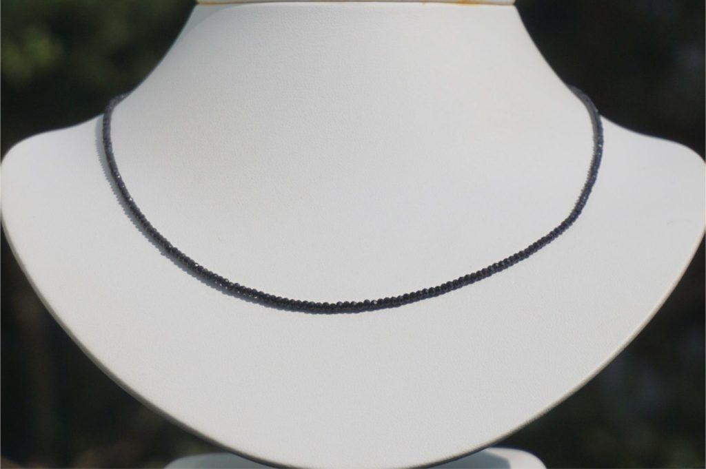 a-black-spinel-necklaces