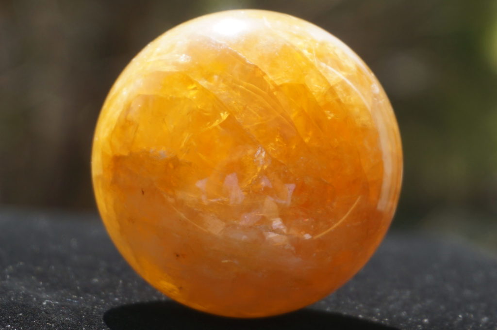limonite-in-quartz-sphere02