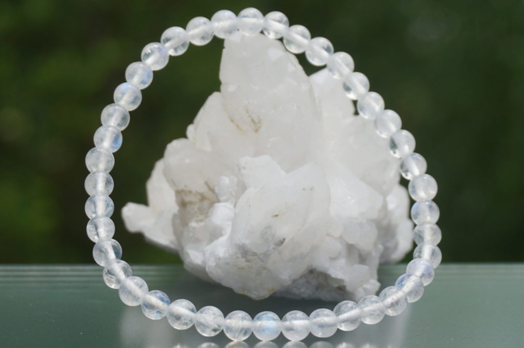 white-labradorite-bracelet10