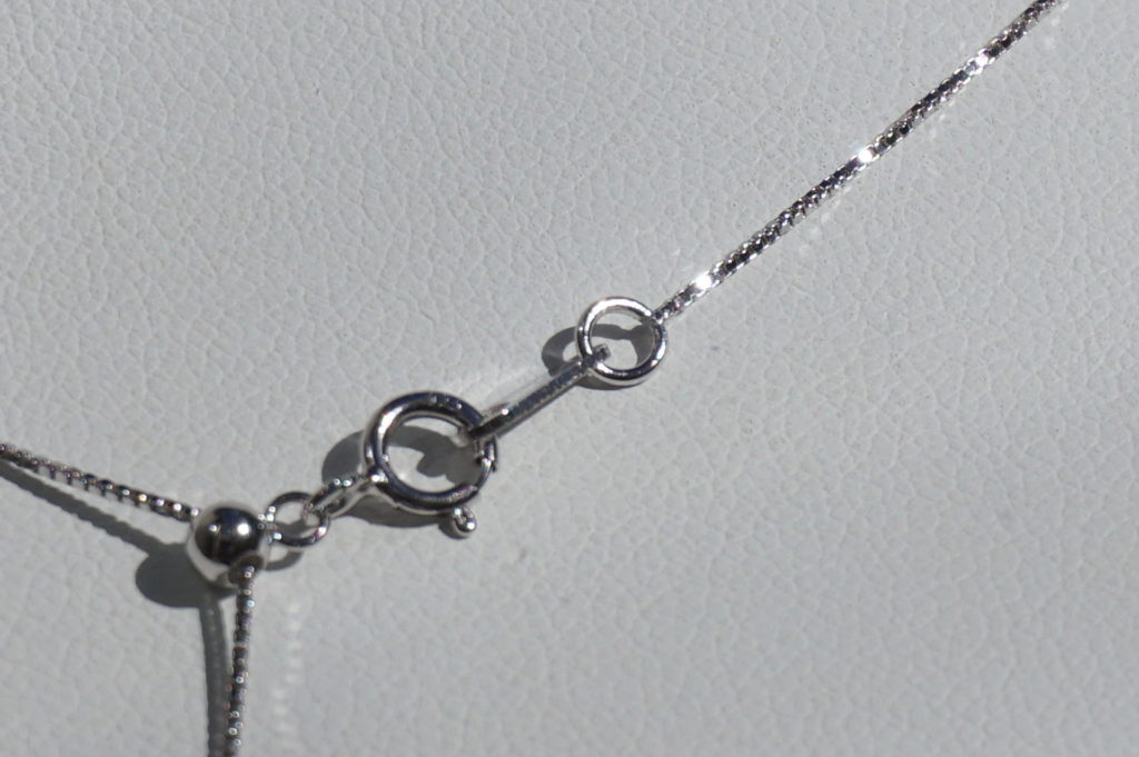silver-necklaces-pin-chain01