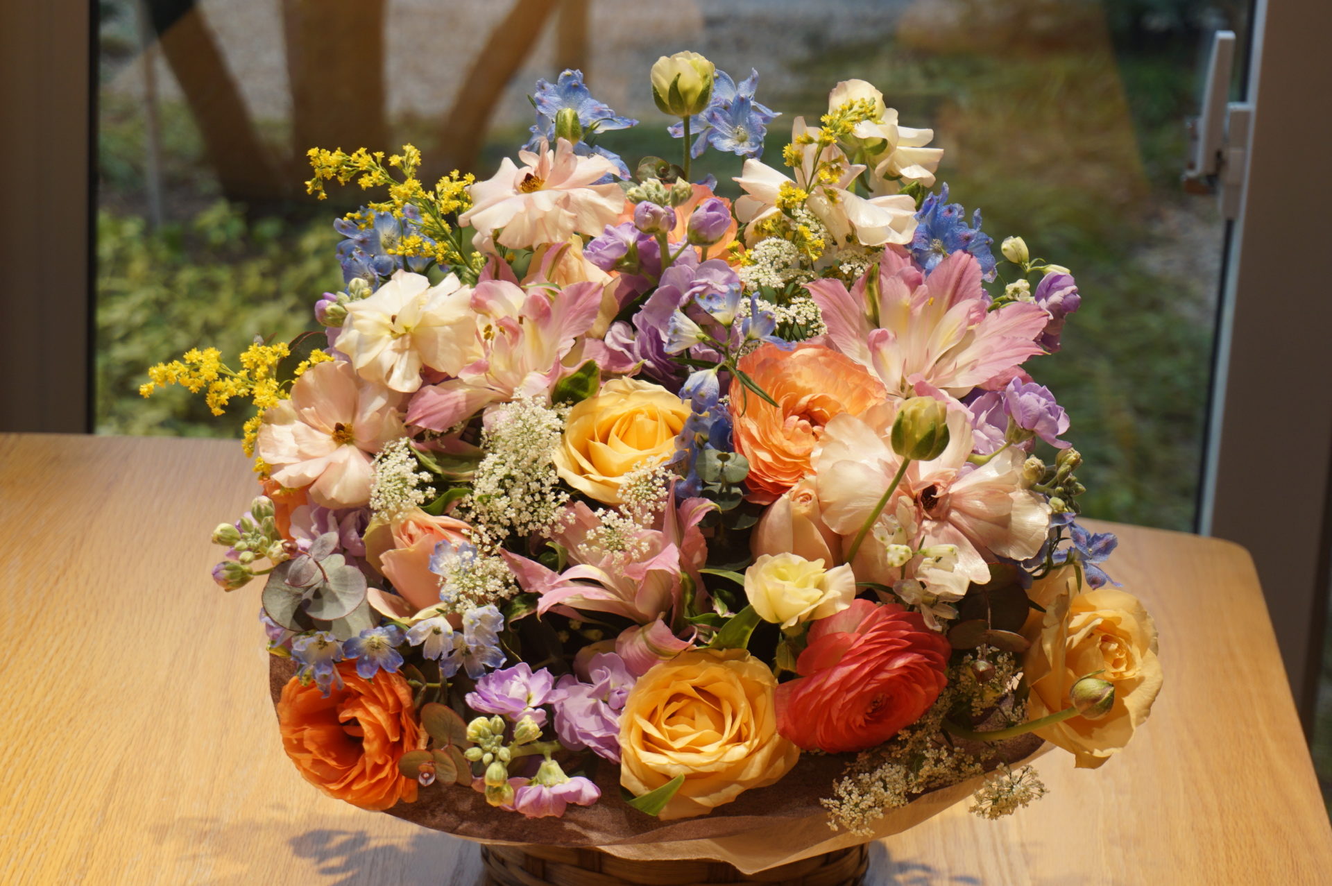 玉垣からの風景 surprise gift flower arrangement