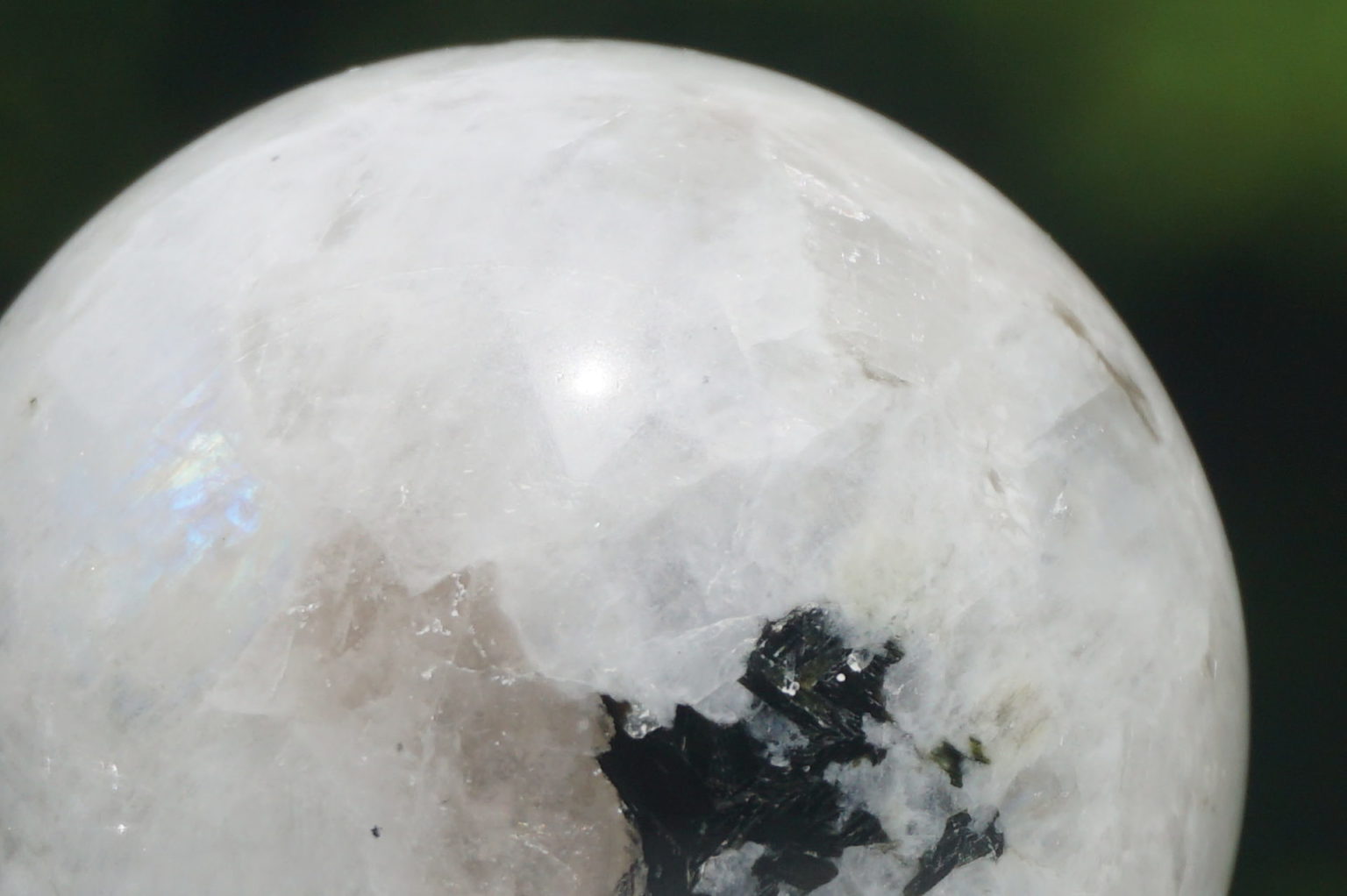 white-labradorite-sphere03