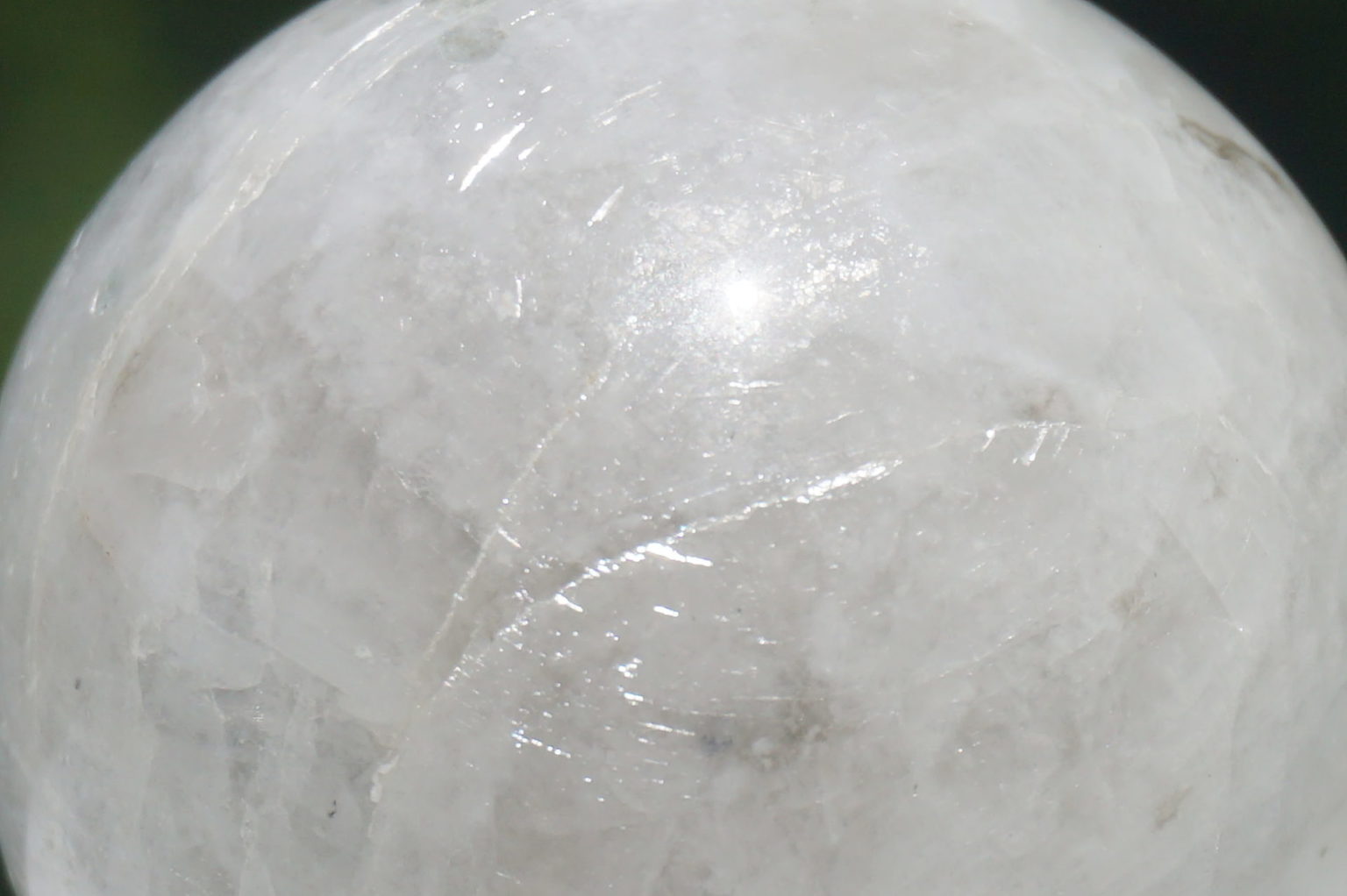 white-labradorite-sphere03