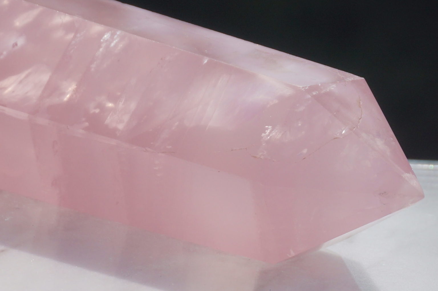 madagascar-rosequartz-point09