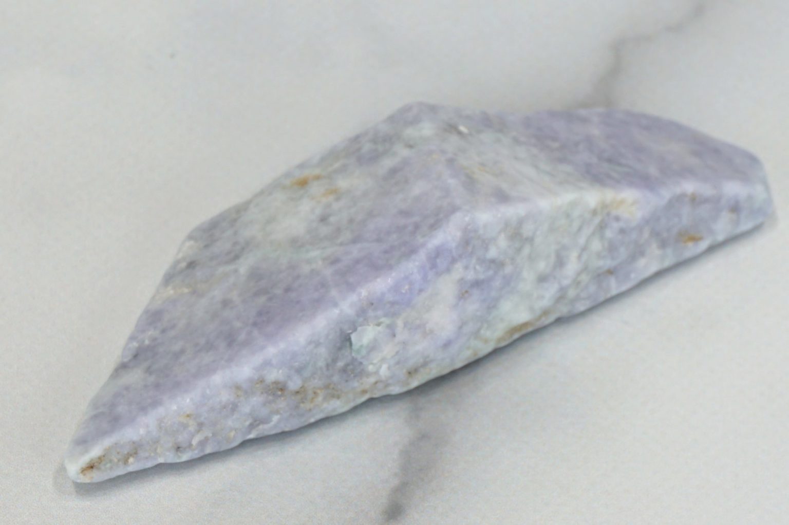 新潟県 糸魚川産 ラベンダー翡翠 原石【希少・高品質】 - リアファル