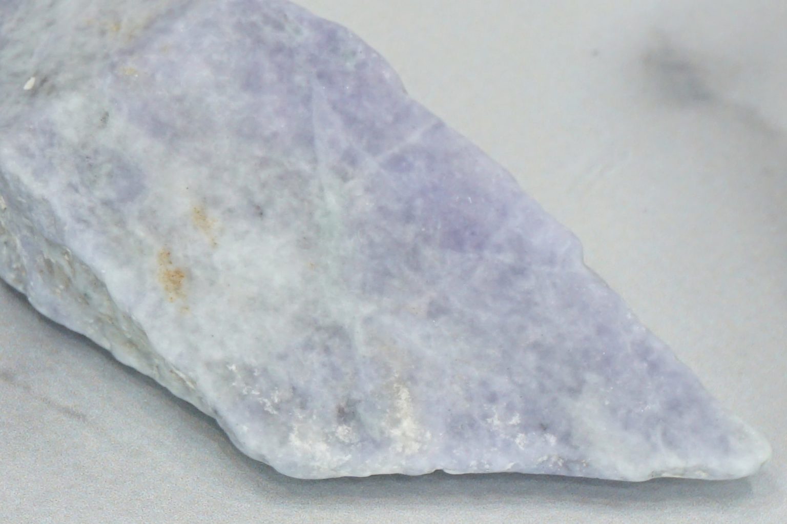 新潟県 糸魚川産 ラベンダー翡翠 原石【希少・高品質】 - リアファル