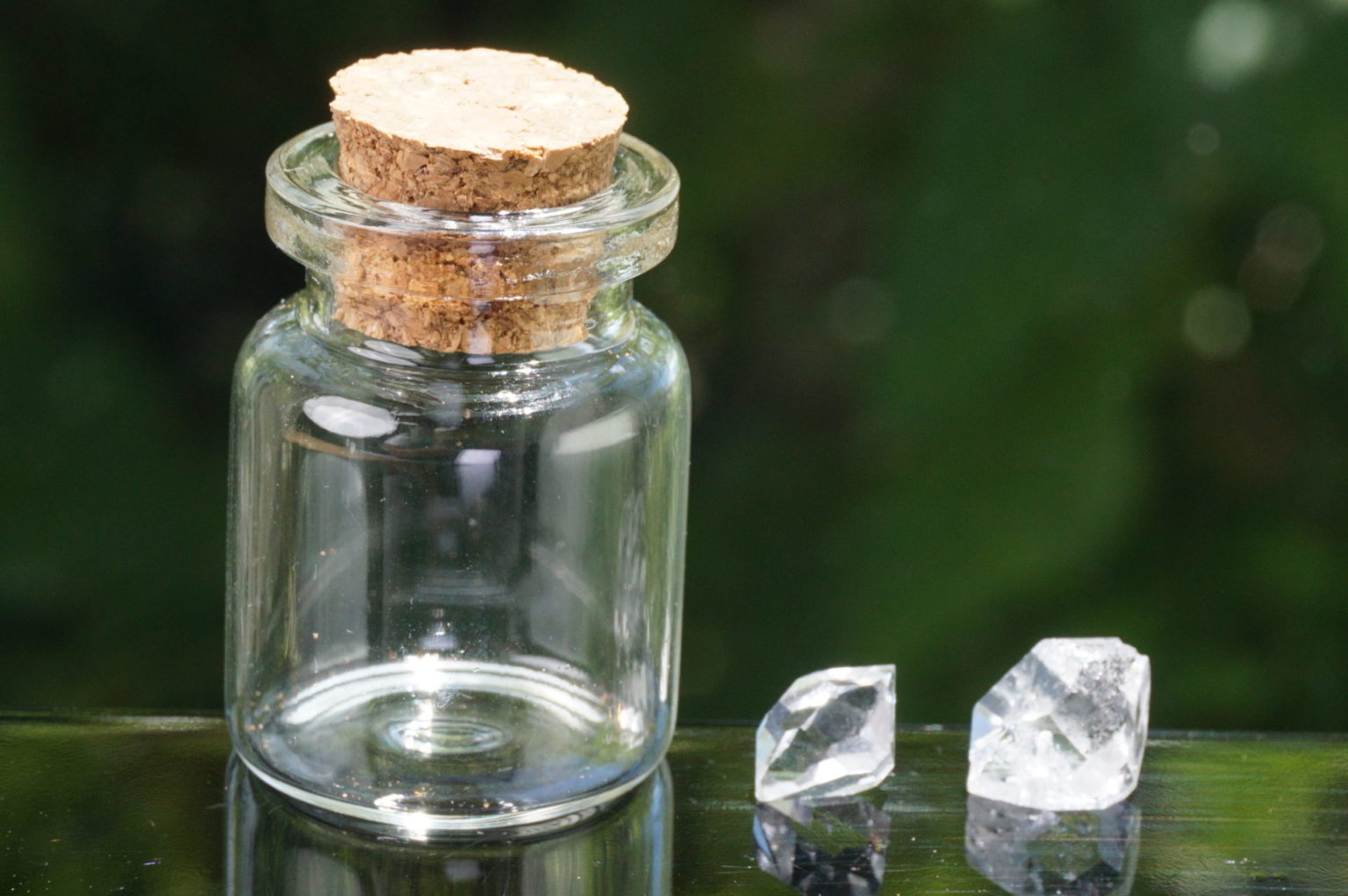 a-herkimer-diamond-bottle02