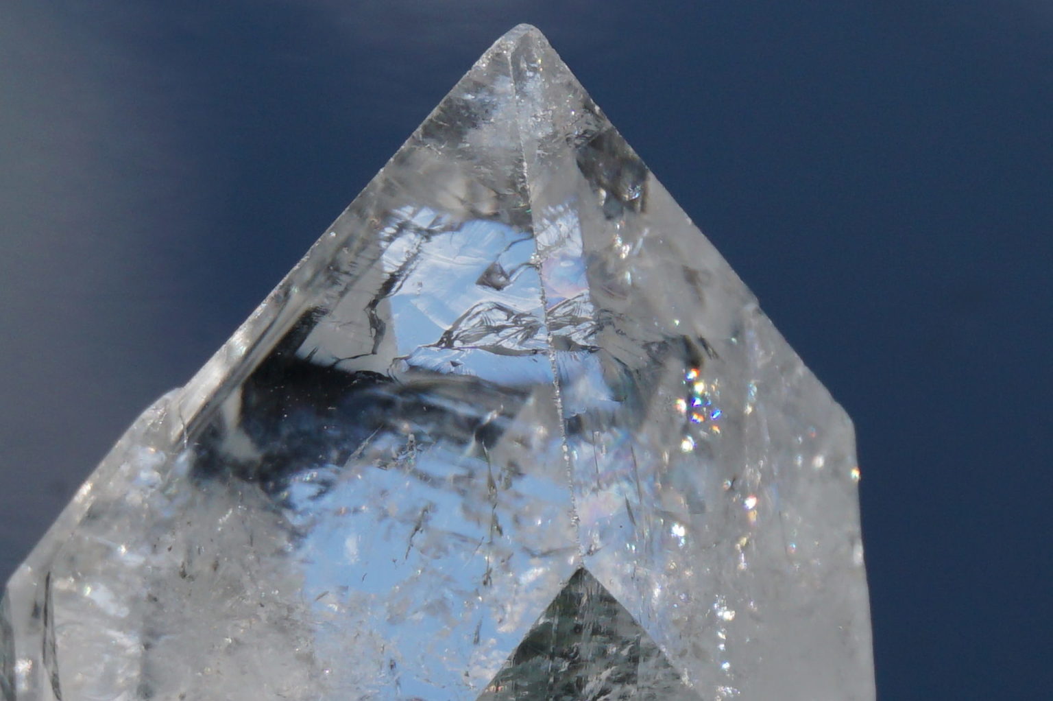 clear-apophyllite-top-point04