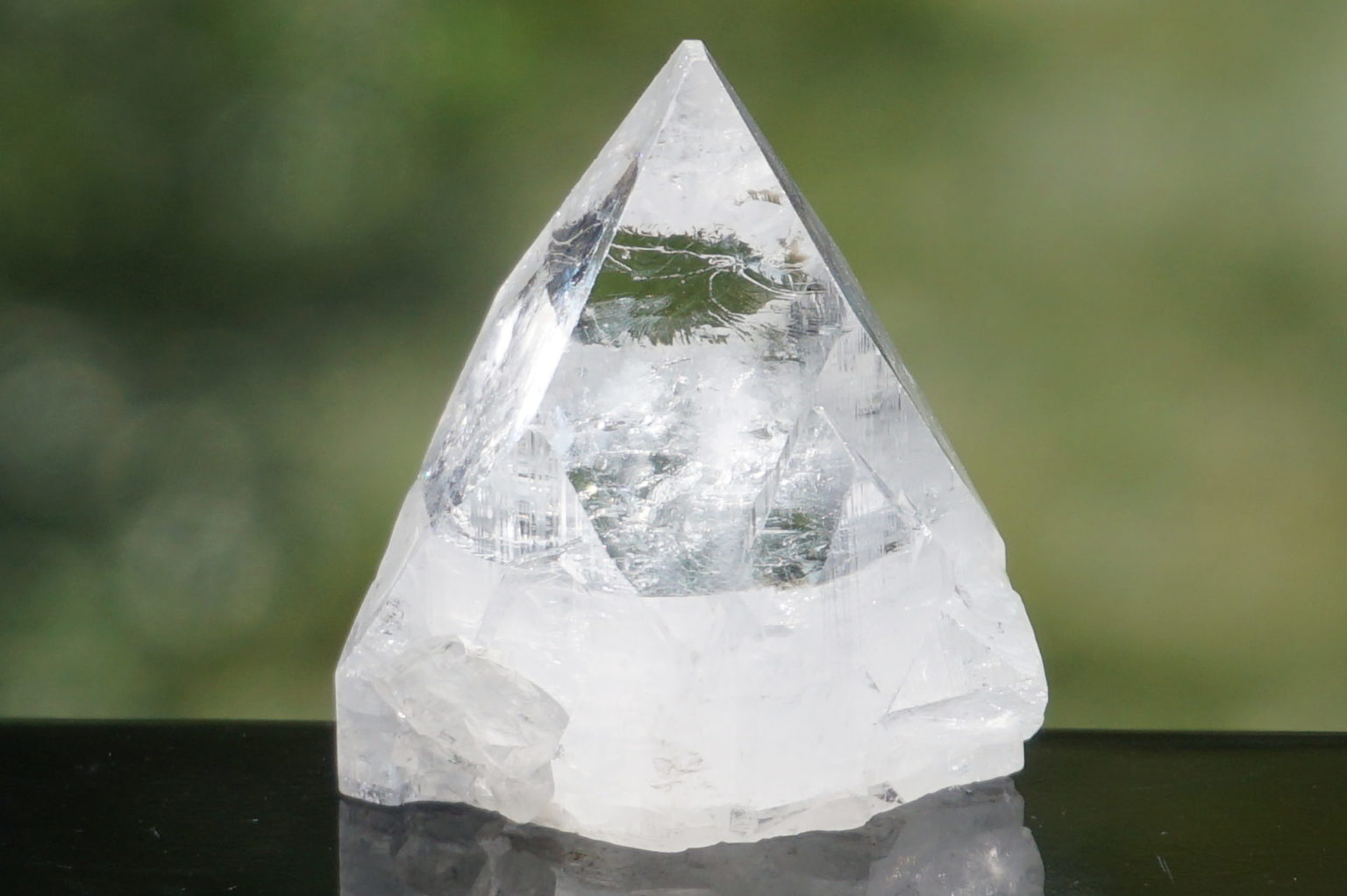 clear-apophyllite-top-point05