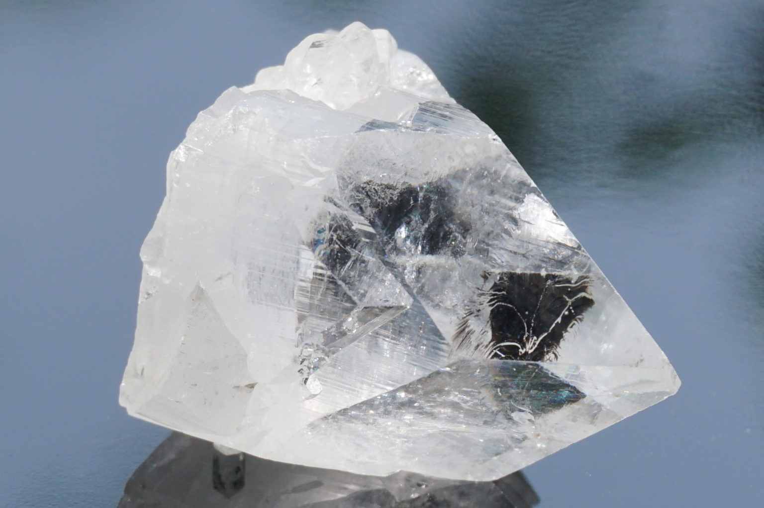 clear-apophyllite-top-point05