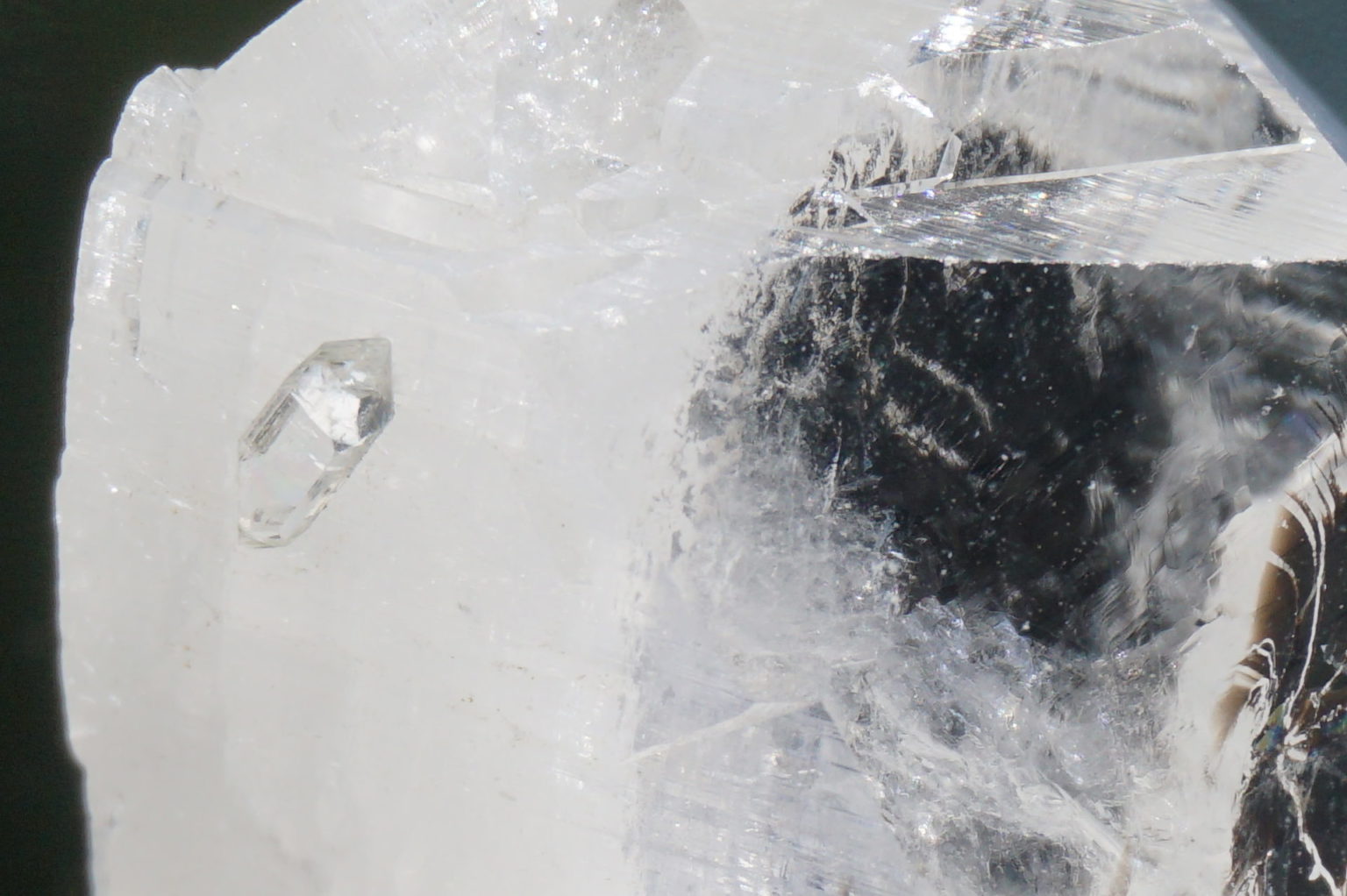 clear-apophyllite-top-point05