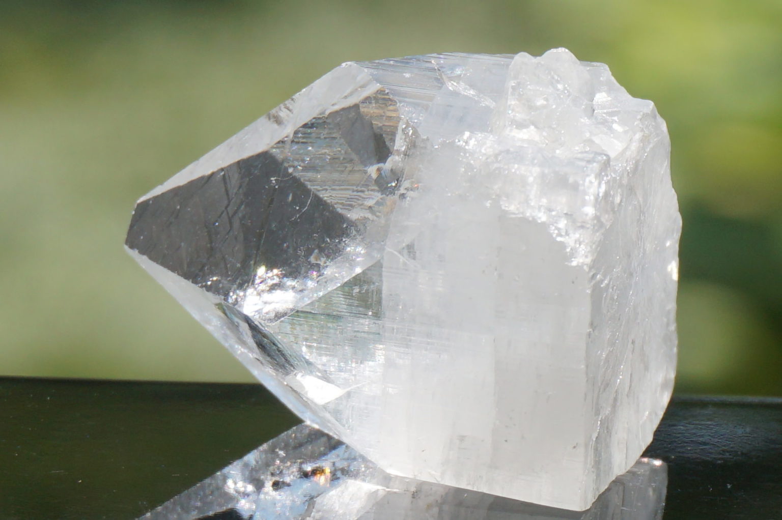 clear-apophyllite-top-point05