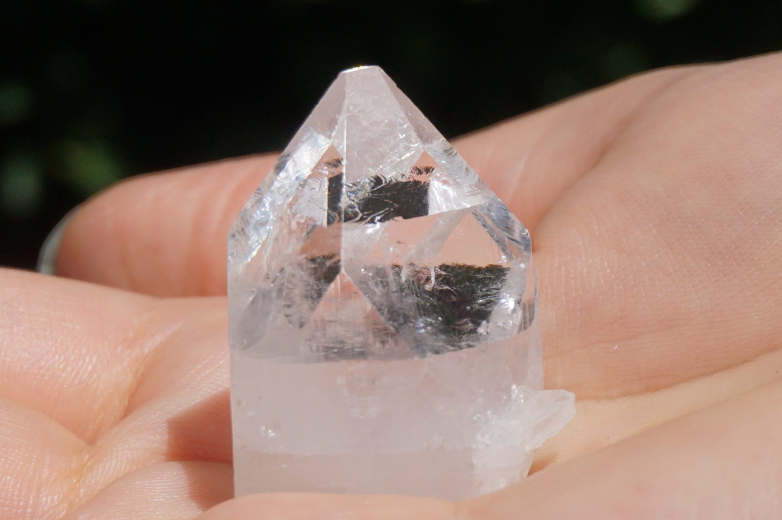 clear-apophyllite-top-point05