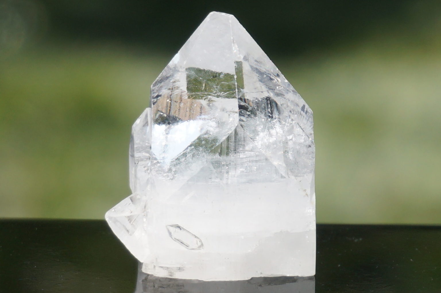 clear-apophyllite-top-point05