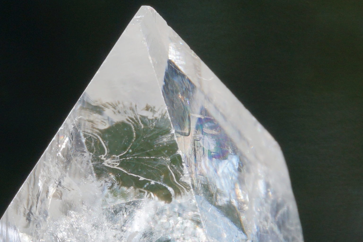 clear-apophyllite-top-point05