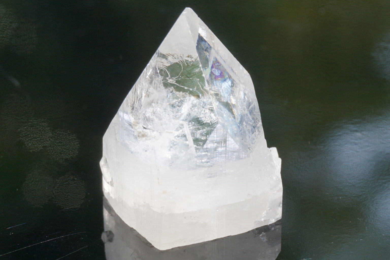 clear-apophyllite-top-point05