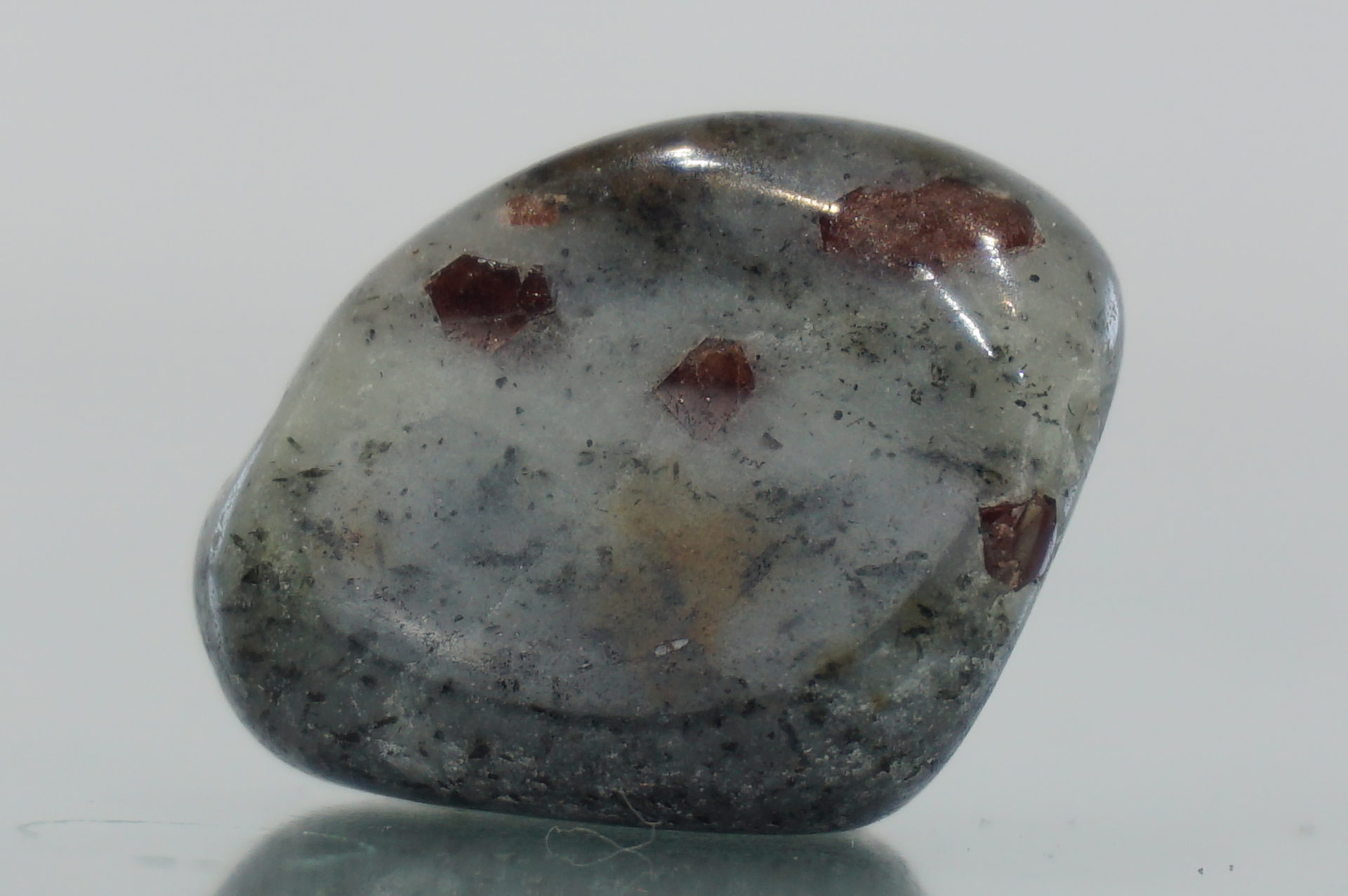 ★アールヴヘイム新着★ ガーネットインクォーツ ＆ プレーリータンザナイト