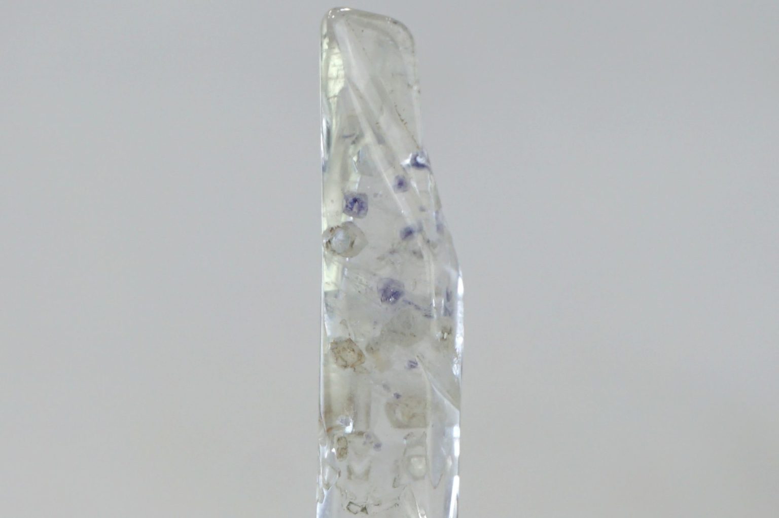 fluorite-in-quartz05