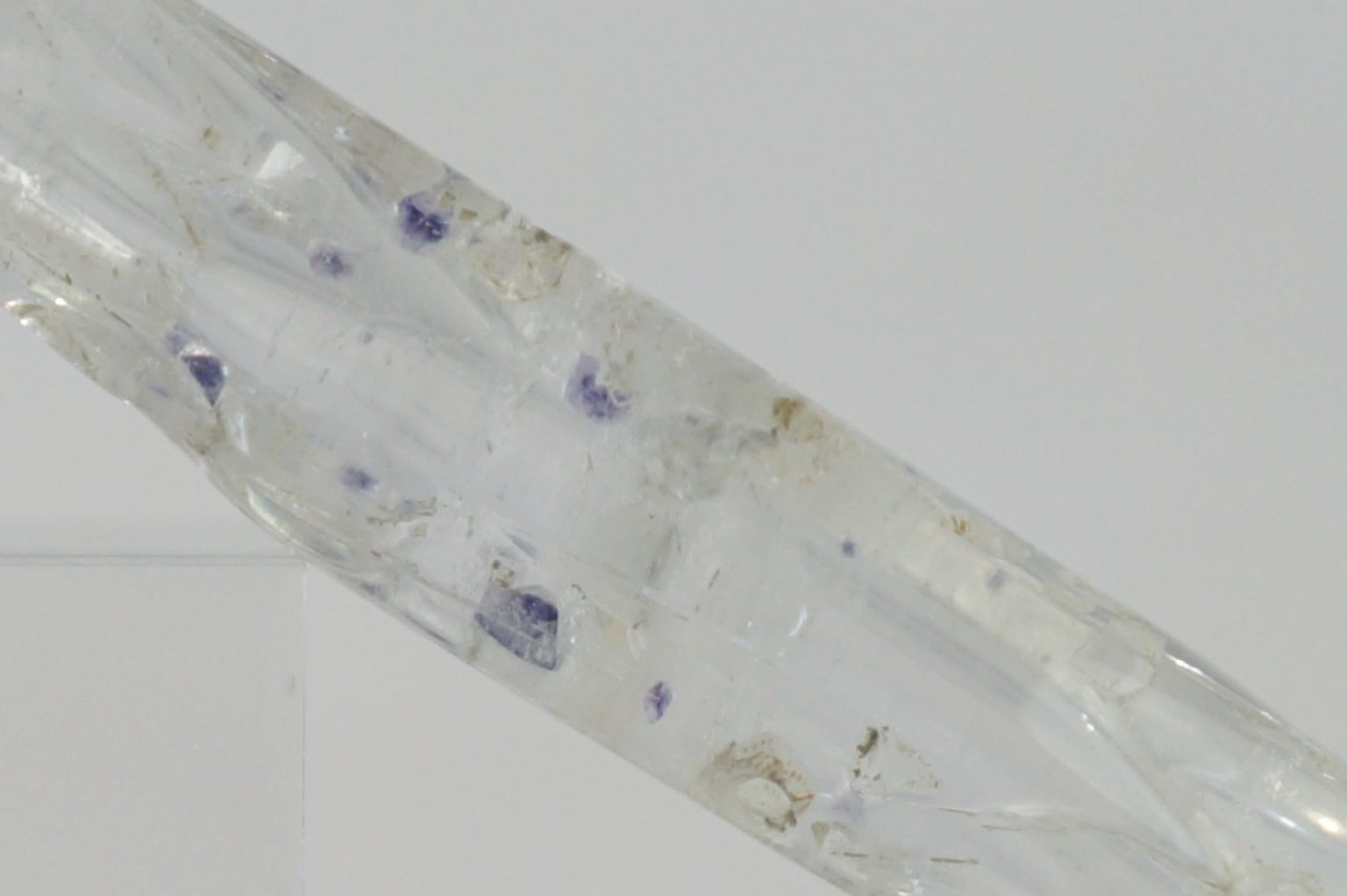 fluorite-in-quartz05