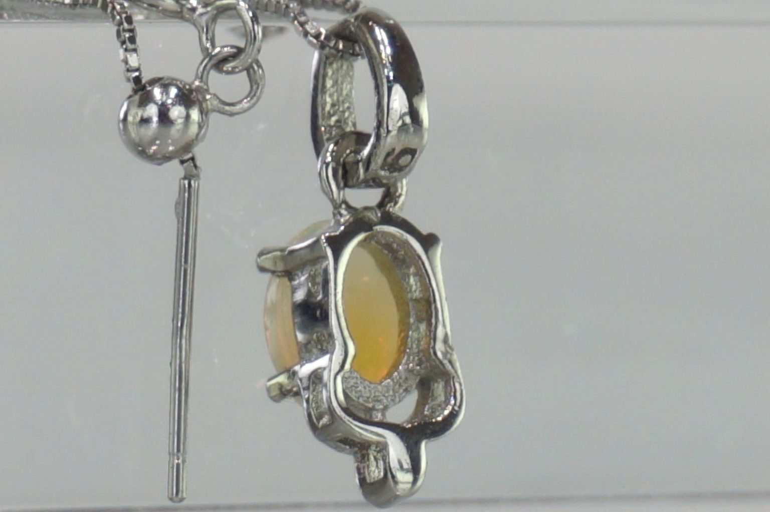 a-precious-opal-pendant01