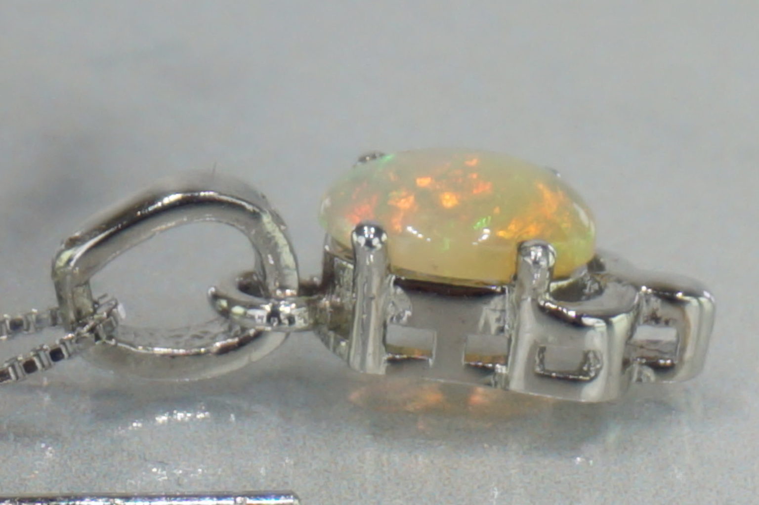 a-precious-opal-pendant01