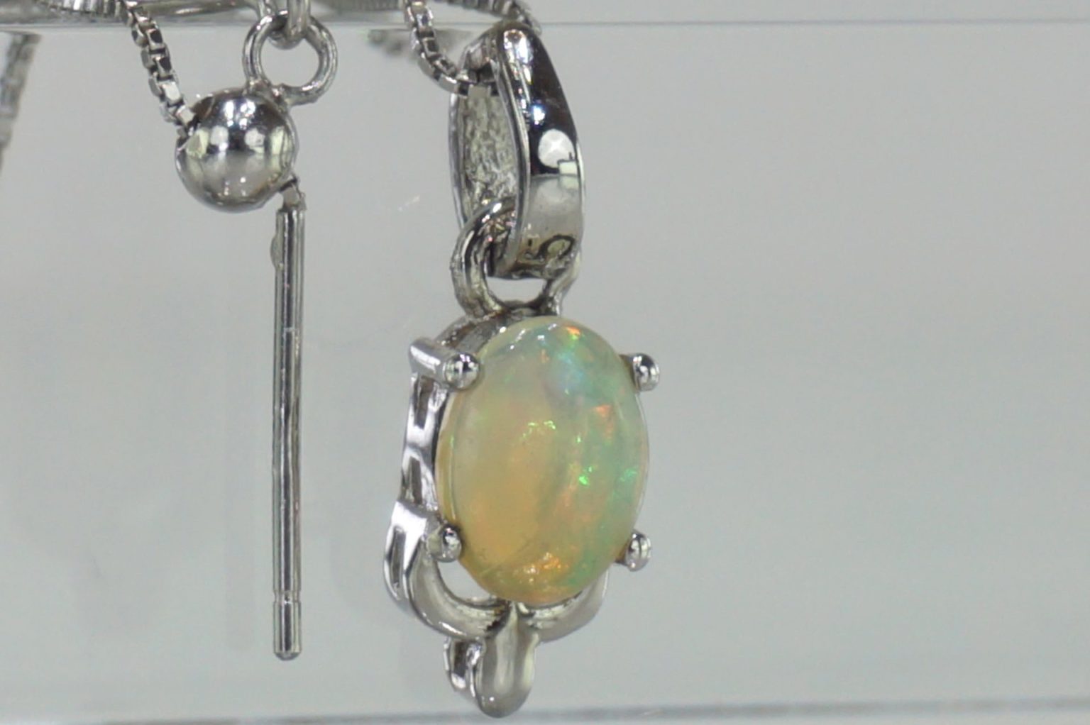 a-precious-opal-pendant01