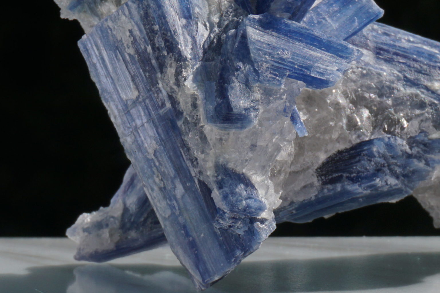brazil-kyanite-natural01