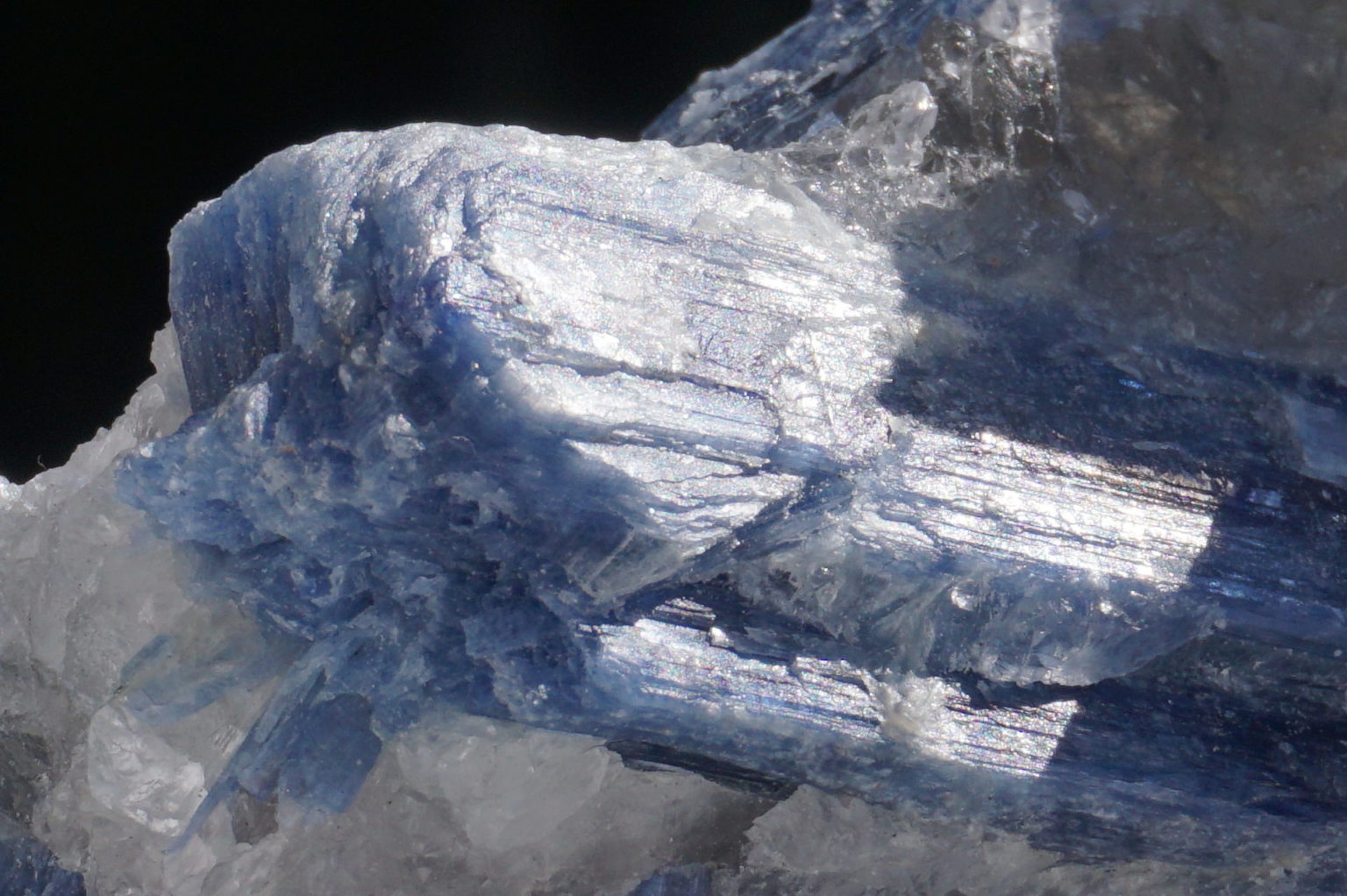 brazil-kyanite-natural01