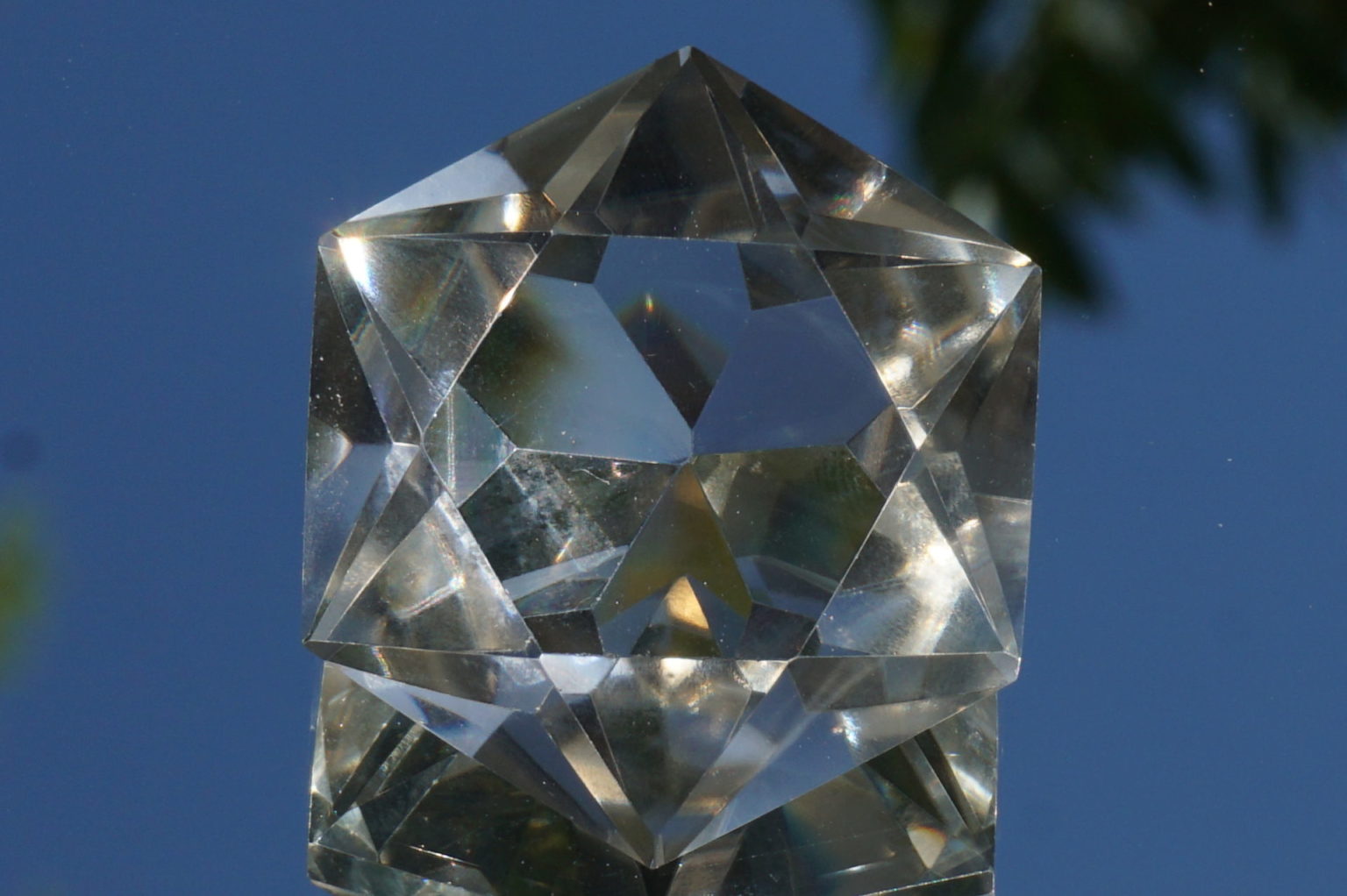 hexagram-goias-lemurain01