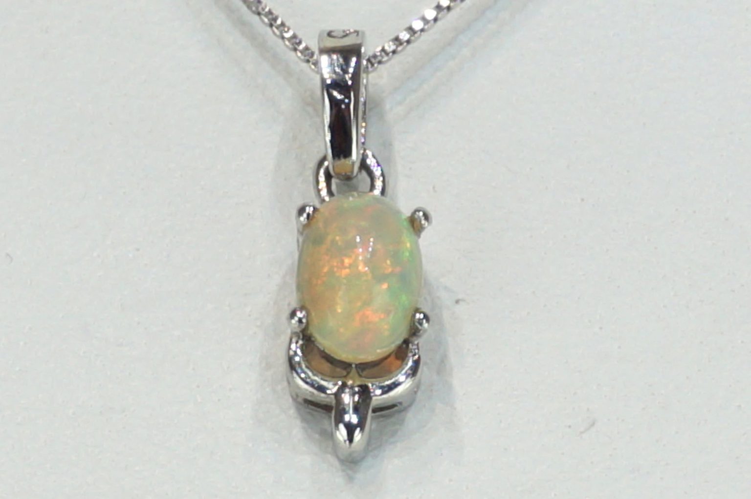 a-precious-opal-pendant02