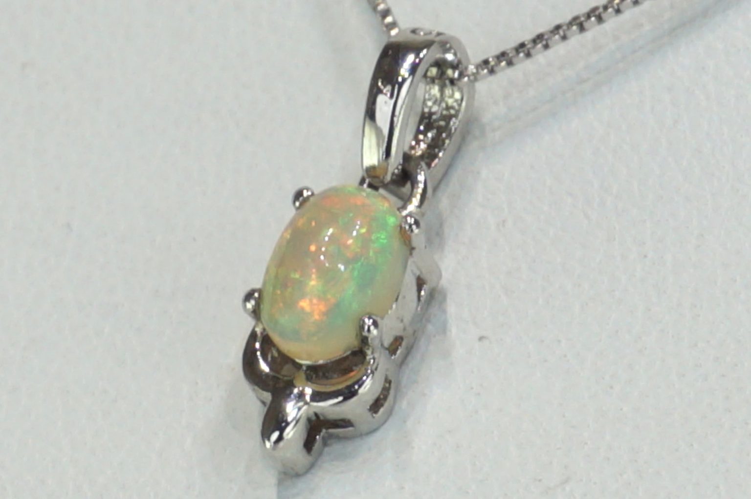 a-precious-opal-pendant02
