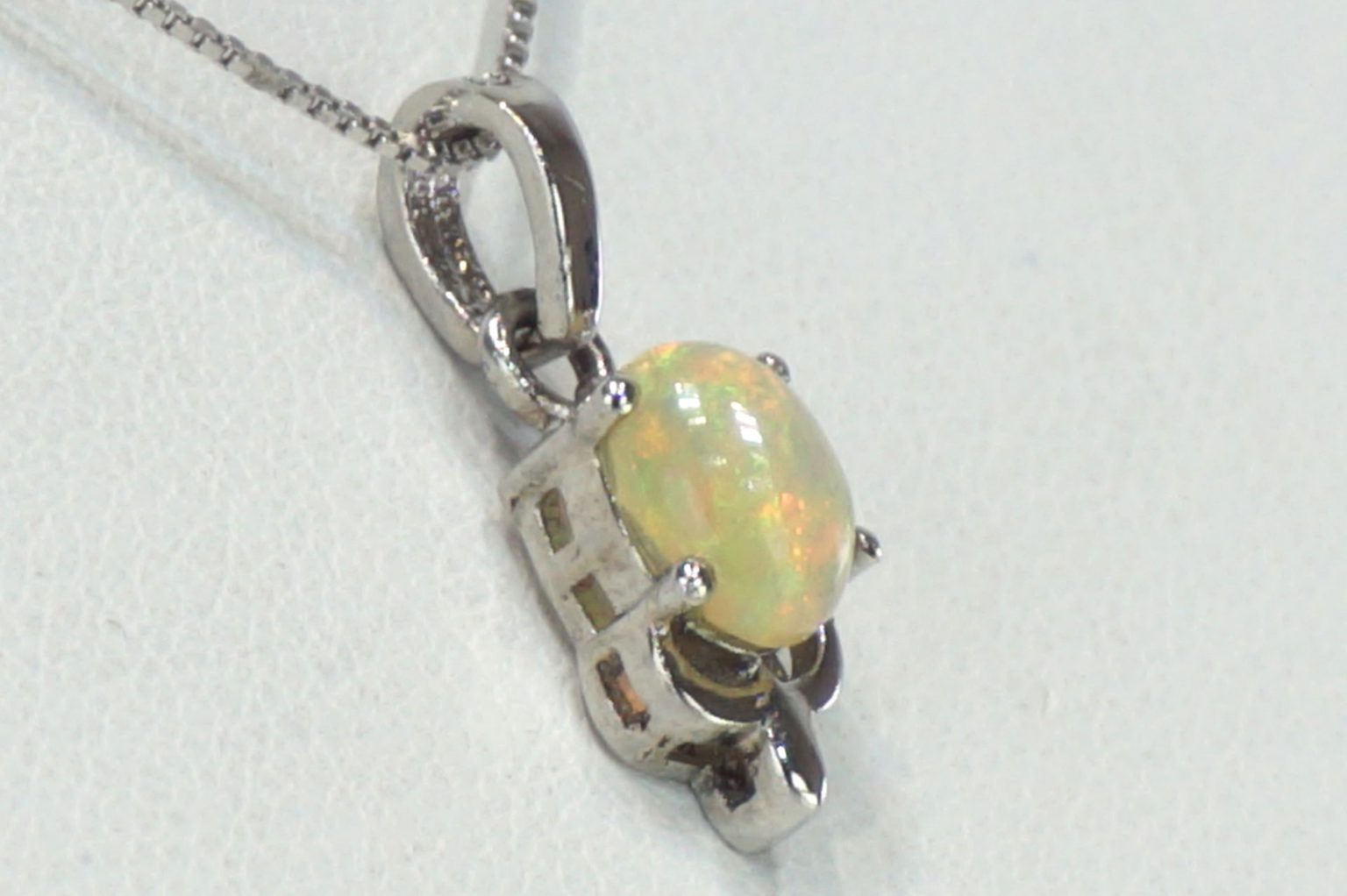a-precious-opal-pendant02