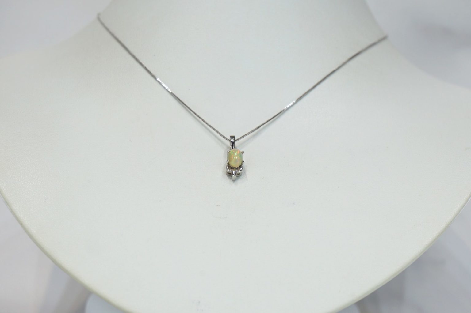 a-precious-opal-pendant02