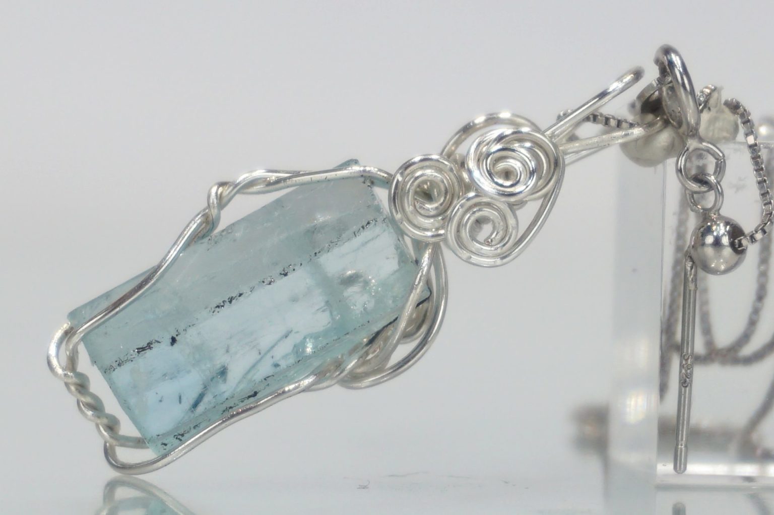 aquamarine-wire jem03