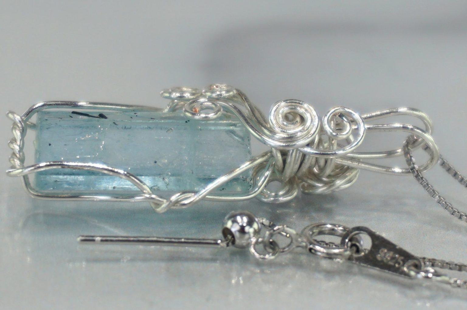 aquamarine-wire jem03