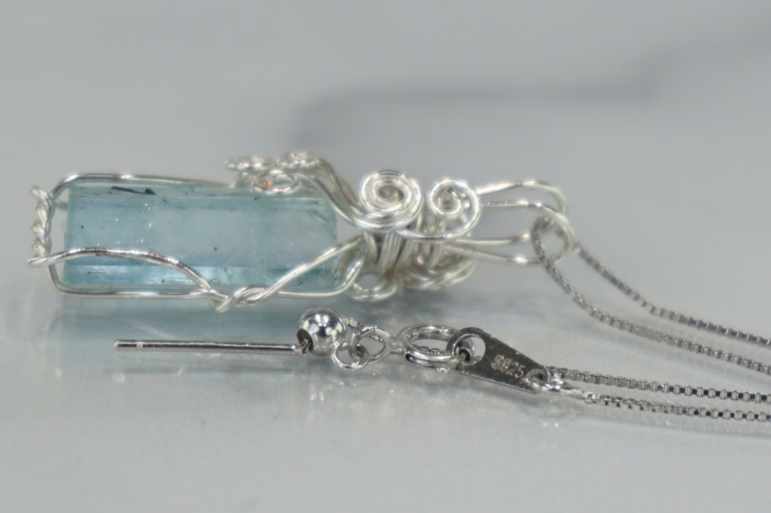 aquamarine-wire jem03