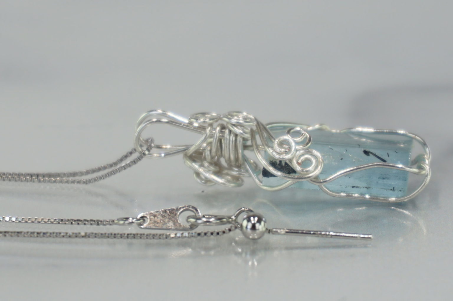 aquamarine-wire jem03