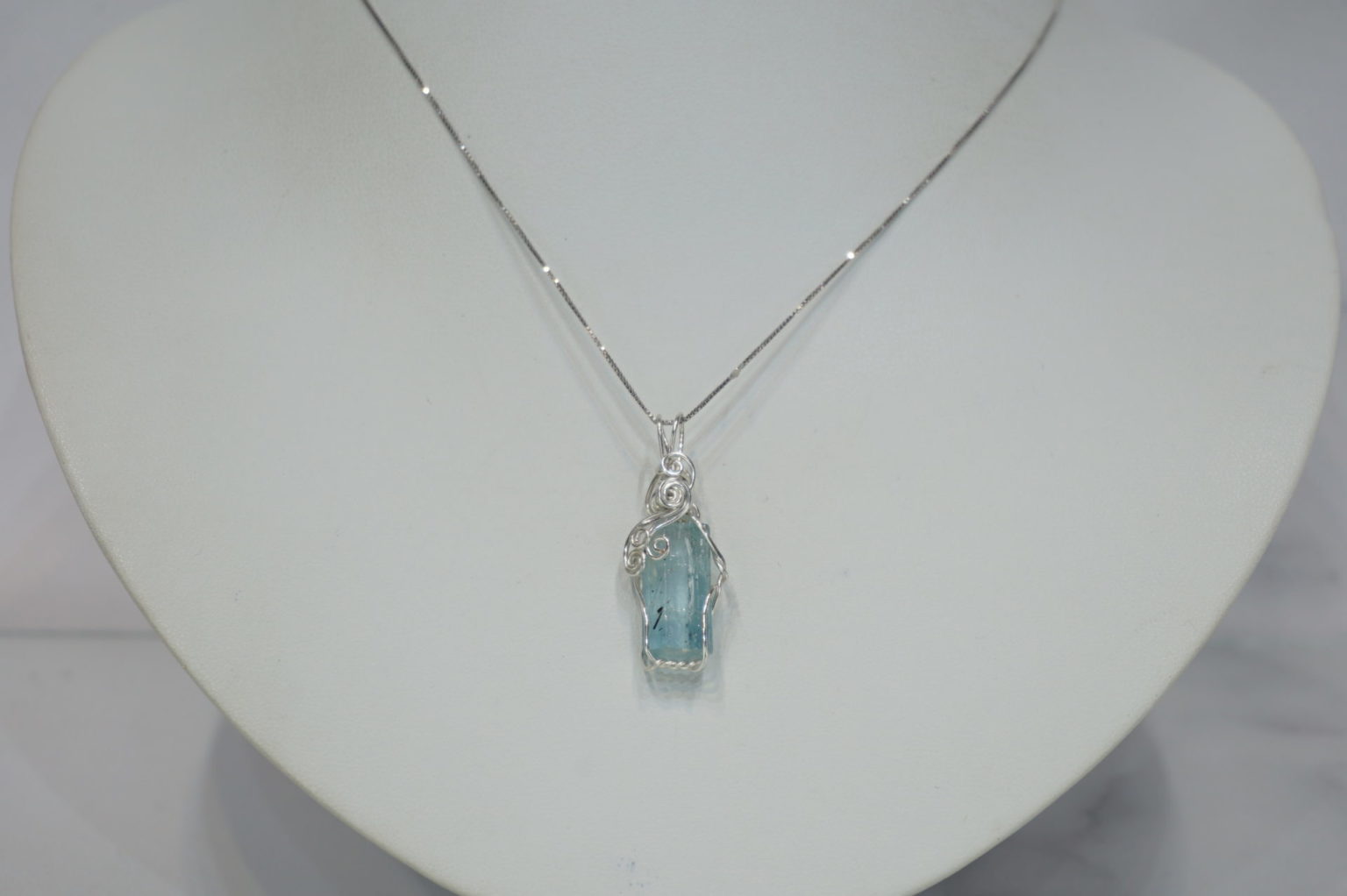 aquamarine-wire jem03