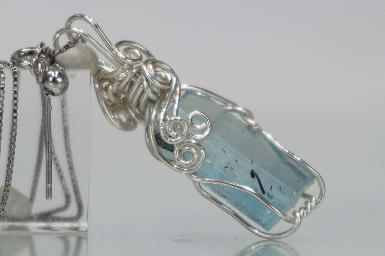 aquamarine-wire jem03